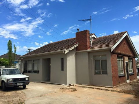 Adelaide Rooms - Maitland Accommodation 0