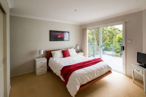 The Lake Limo - Maitland Accommodation 0