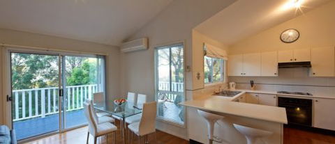 The Lake Limo - Maitland Accommodation 8