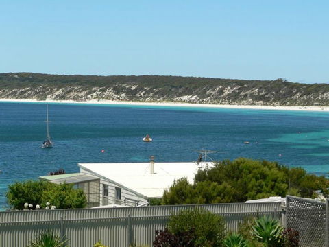 Fareview Beach House - Maitland Accommodation 0