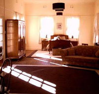 Old Parkes Convent - Maitland Accommodation