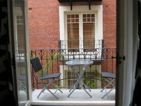 Apartments Kings And Clere - Maitland Accommodation 0