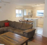 Rosebud Beach House on Kennington - Maitland Accommodation