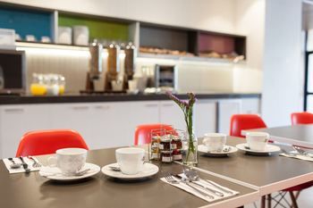 Abode By Easystay - Maitland Accommodation 24