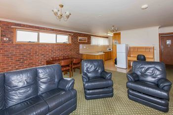 Bell Motel - Maitland Accommodation 21