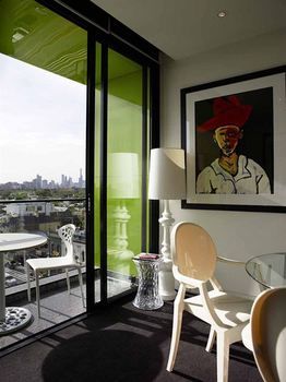 Art Series - The Cullen - Maitland Accommodation 17