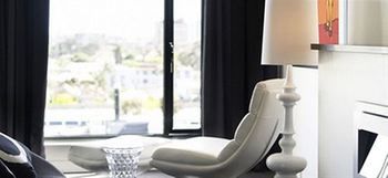 Art Series - The Cullen - Maitland Accommodation 19