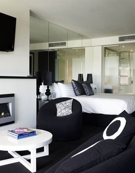 Art Series - The Cullen - Maitland Accommodation 20