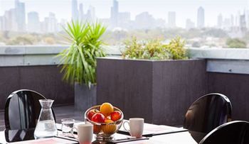 Art Series - The Cullen - Maitland Accommodation 27