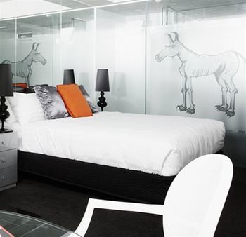 Art Series - The Cullen - Maitland Accommodation 29