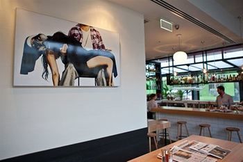 Art Series - The Cullen - Maitland Accommodation 48