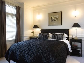 Andre's Mews Luxury Serviced Apartments - Maitland Accommodation 2