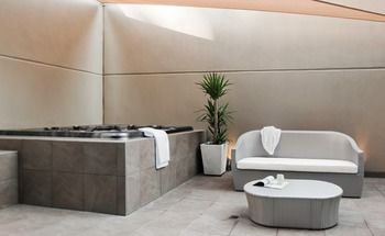 Art Series - The Olsen - Maitland Accommodation 4