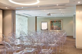 Art Series - The Olsen - Maitland Accommodation 25