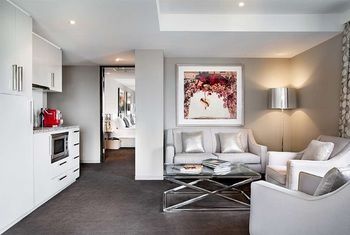 Art Series - The Olsen - Maitland Accommodation 41