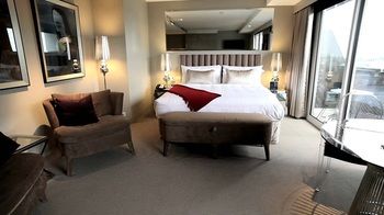 Art Series - The Olsen - Maitland Accommodation 42