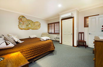 Artisan Spa Views - Maitland Accommodation 4