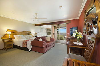 Artisan Spa Views - Maitland Accommodation 11