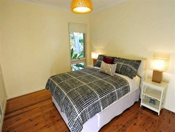 Taren Point Beach House - Maitland Accommodation 3