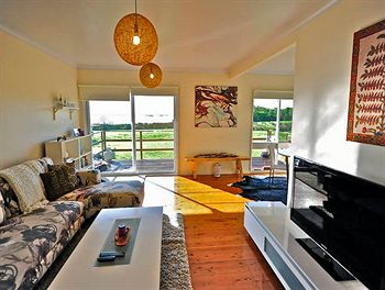 Taren Point Beach House - Maitland Accommodation 5
