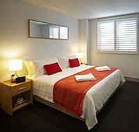 Crown on Darby - Maitland Accommodation
