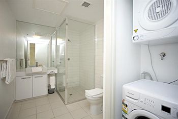 Astra Apartments - Docklands - Maitland Accommodation 5