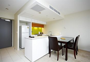 Astra Apartments - Docklands - Maitland Accommodation 1
