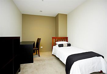Astra Apartments - Docklands - Maitland Accommodation 4