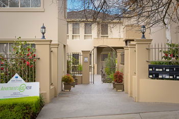 Apartments @ Kew Walpole Gardens - Kew Serviced Townhouses - Maitland Accommodation 2