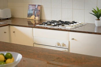 Apartments @ Kew Walpole Gardens - Kew Serviced Townhouses - Maitland Accommodation 5