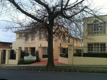 Apartments @ Kew Walpole Gardens - Kew Serviced Townhouses - Maitland Accommodation 15