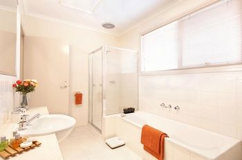 Apartments @ Kew Walpole Gardens - Kew Serviced Townhouses - Maitland Accommodation 17