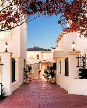 Apartments @ Kew Walpole Gardens - Kew Serviced Townhouses - Maitland Accommodation 18