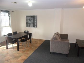 Australian Home Away @ Box Hill 32 - Maitland Accommodation 10