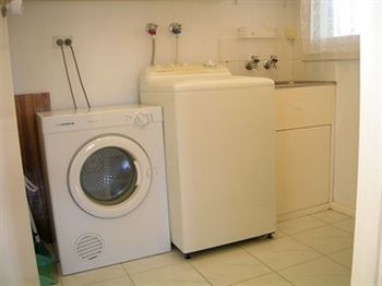 Australian Home Away @ Doncaster Grange Park - Maitland Accommodation 3