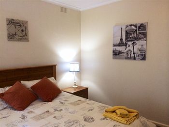 Australian Home Away @ Doncaster Grange Park - Maitland Accommodation 4
