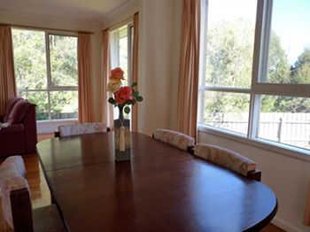 Australian Home Away @ Doncaster Grange Park - Maitland Accommodation 10