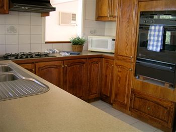 Australian Home Away @ Doncaster Grange Park - Maitland Accommodation 13