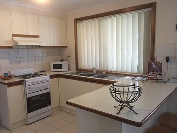 Australian Home Away @ Doncaster Andersons Creek 2 - Maitland Accommodation 7