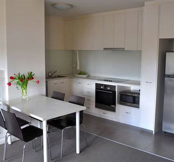 Albert Road Serviced Apartments - Maitland Accommodation 4