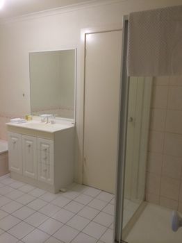 Australian Home Away Ringwood @ Bardia - Maitland Accommodation 0