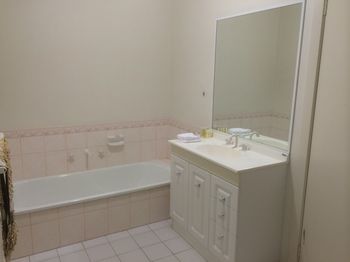 Australian Home Away Ringwood @ Bardia - Maitland Accommodation 1