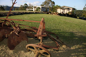 Yabbaloumba Retreat - Maitland Accommodation 1