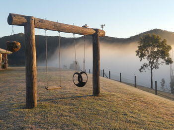 Yabbaloumba Retreat - Maitland Accommodation 6