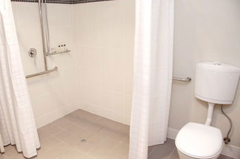 Yabbaloumba Retreat - Maitland Accommodation 10