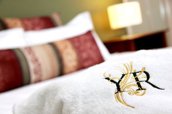 Yabbaloumba Retreat - Maitland Accommodation 14