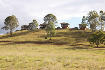 Yabbaloumba Retreat - Maitland Accommodation 22