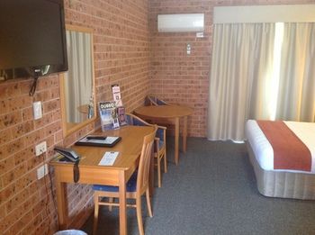 Akuna Motor Inn And Apartments - Maitland Accommodation 3
