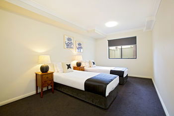 Astina Serviced Apartments - Central - Maitland Accommodation 4