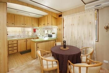 Mapleton Cabins & Caravan Park - Maitland Accommodation 6